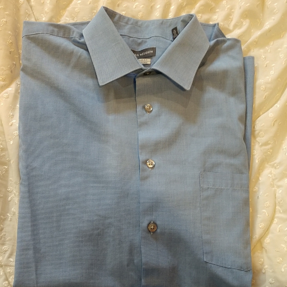 Men's Van Heusen Blue Dress Shirt Reg Fit Wrinkle Free